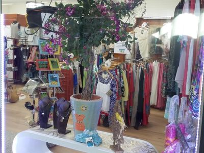 retail-clothing-hats-quality-jewellery-combined-in-this-business-for-sale-1