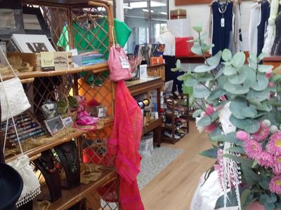 retail-clothing-hats-quality-jewellery-combined-in-this-business-for-sale-7