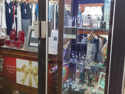 retail-clothing-hats-quality-jewellery-combined-in-this-business-for-sale-3