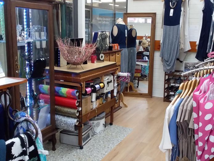 retail-clothing-hats-quality-jewellery-combined-in-this-business-for-sale-9