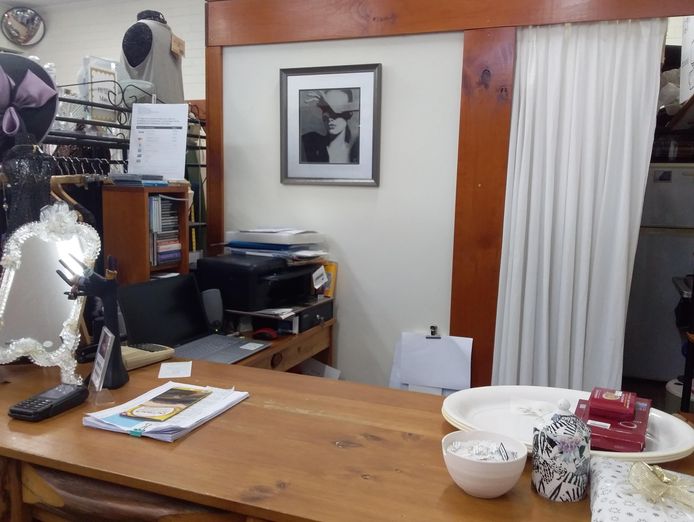 retail-clothing-hats-quality-jewellery-combined-in-this-business-for-sale-3