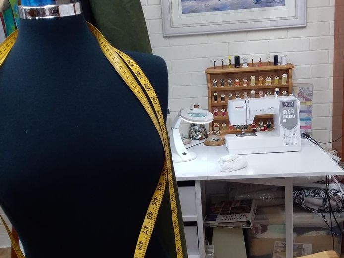 retail-clothing-hats-quality-jewellery-combined-in-this-business-for-sale-5