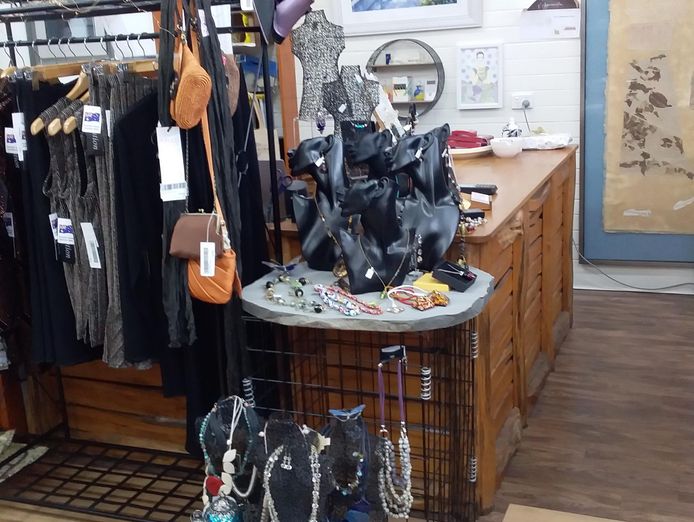 retail-clothing-hats-quality-jewellery-combined-in-this-business-for-sale-6