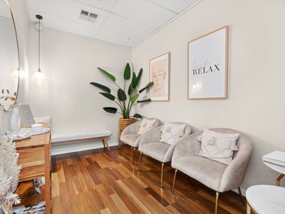 beautician-pure-skin-beauty-spa-5