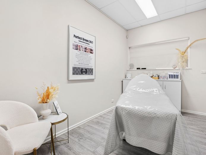 beautician-pure-skin-beauty-spa-8