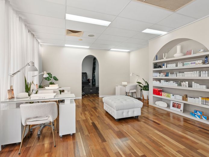 beautician-pure-skin-beauty-spa-6