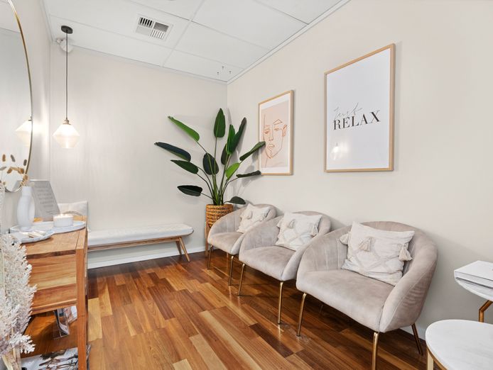 beautician-pure-skin-beauty-spa-5