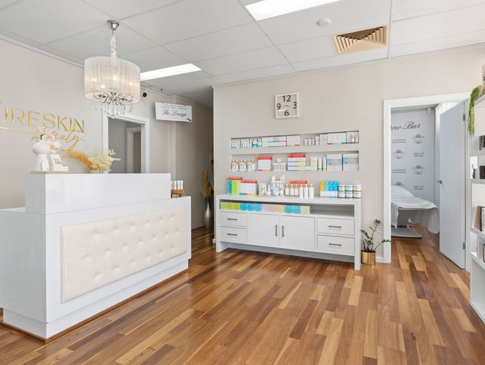 beautician-pure-skin-beauty-spa-0