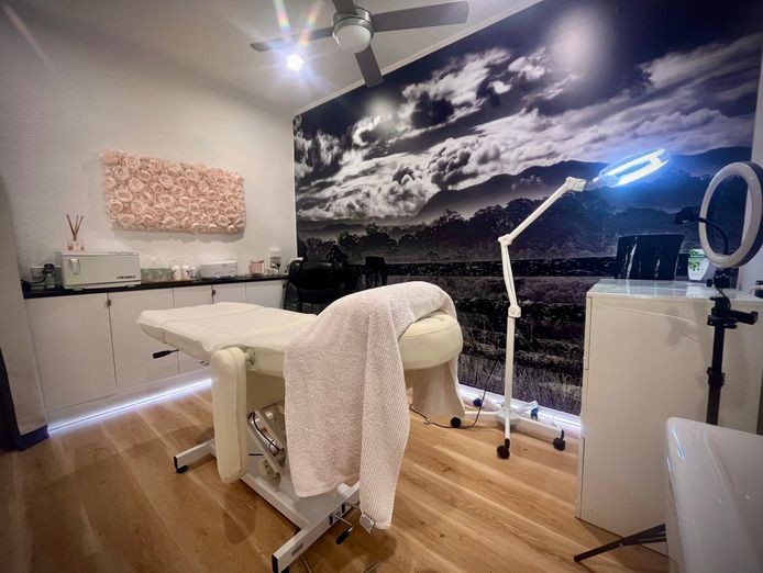 beauty-salon-for-sale-established-profitable-2