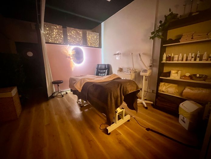 beauty-salon-for-sale-established-profitable-3