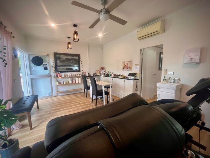 beauty-salon-for-sale-established-profitable-1