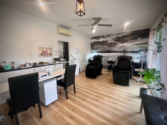 beauty-salon-for-sale-established-profitable-0