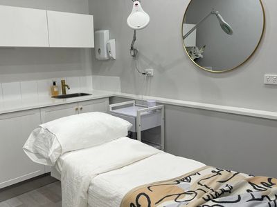 own-a-thriving-skin-beauty-clinic-7