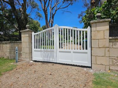 established-reputation-for-gates-and-fencing-4