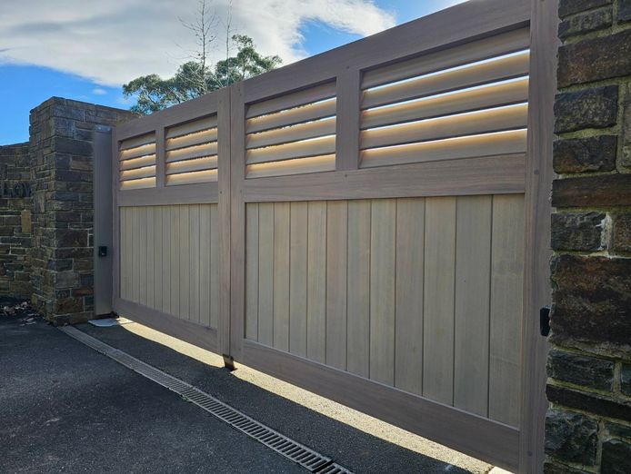 established-reputation-for-gates-and-fencing-9