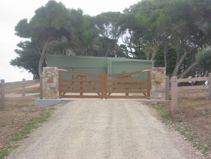 established-reputation-for-gates-and-fencing-7