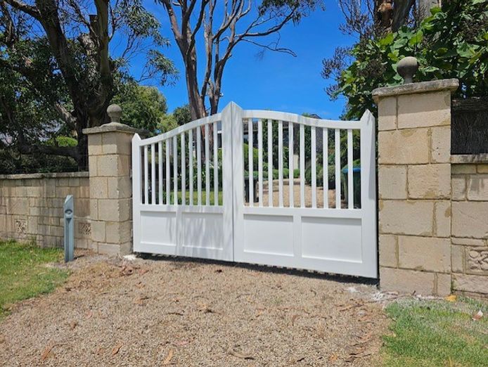 established-reputation-for-gates-and-fencing-4