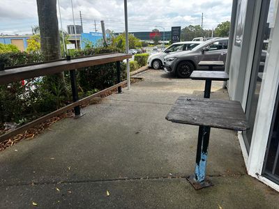 landlord-offers-fully-equipped-snack-bar-take-away-shop-7