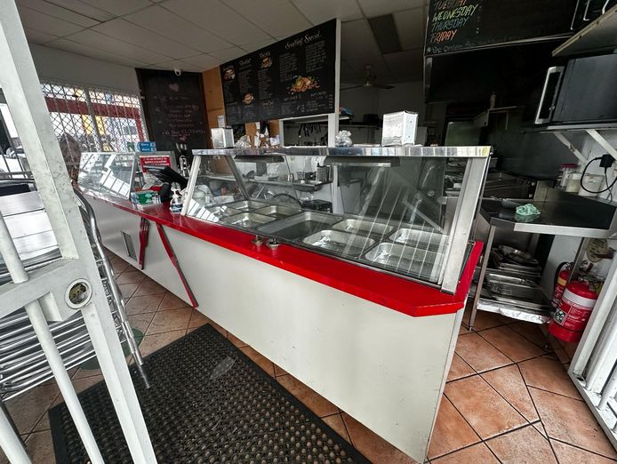 landlord-offers-fully-equipped-snack-bar-take-away-shop-8