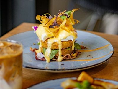 bay-st-port-melbourne-icon-taking-28-000-per-week-our-ref-v2086-3