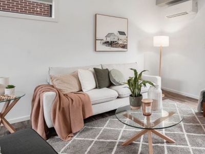 established-property-staging-business-with-growth-potential-our-ref-v2110-3