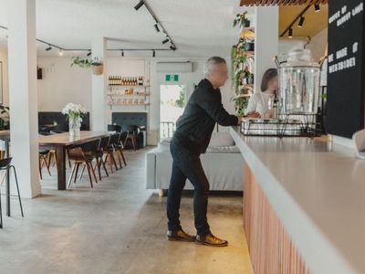 established-bar-and-restaurant-in-seddon-ave-t-o-30-000-p-w-our-ref-v2074-4