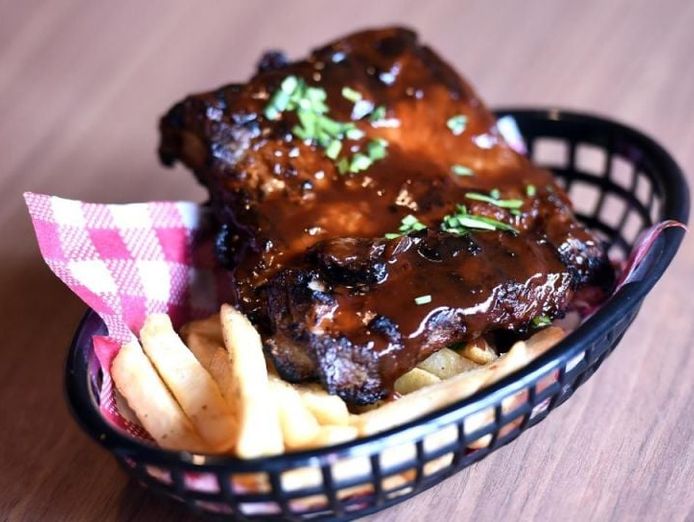 prime-burgers-and-ribs-restaurant-taking-23-000-per-week-our-ref-v2053-1
