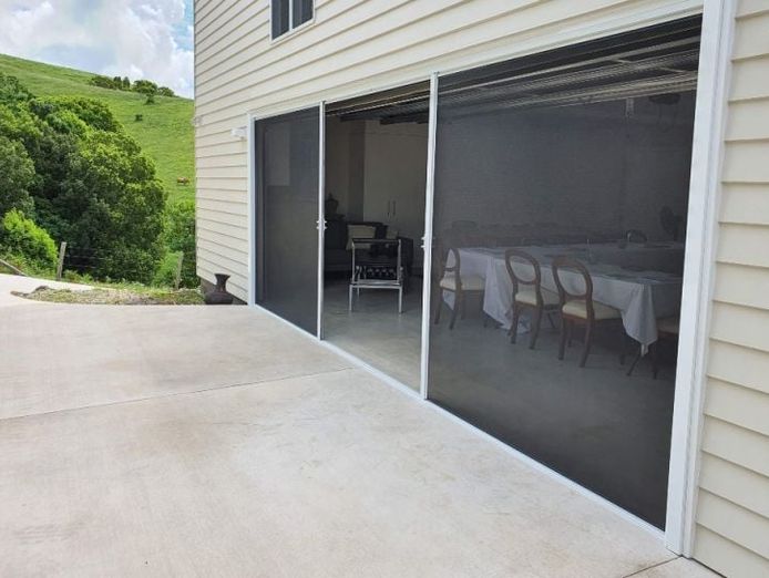 leading-retractable-screen-manufacturer-business-rev-1-9m-p-a-our-ref-d2087-3
