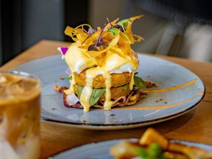 bay-st-port-melbourne-icon-taking-28-000-per-week-our-ref-v2086-3