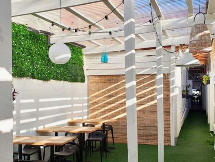 chattels-sale-takeaway-restaurant-opportunity-in-elwood-our-ref-v2082-4