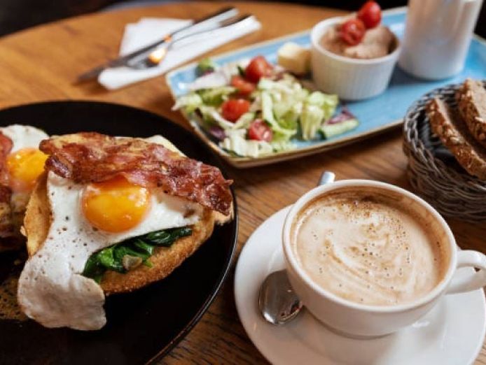 bay-st-port-melbourne-icon-taking-28-000-per-week-our-ref-v2086-3