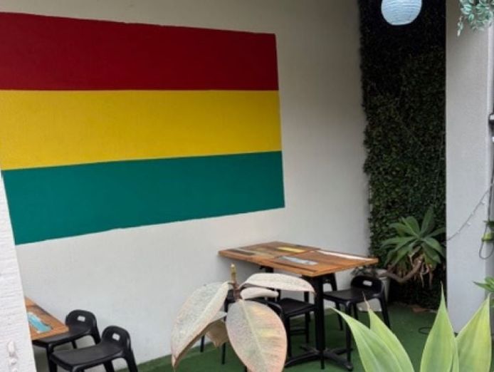 chattels-sale-takeaway-restaurant-opportunity-in-elwood-our-ref-v2082-5