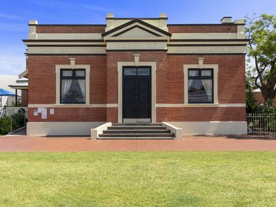 the-old-bank-cafe-and-restaurant-id-16-0