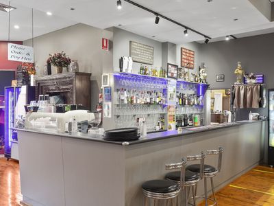 the-old-bank-cafe-and-restaurant-id-16-3