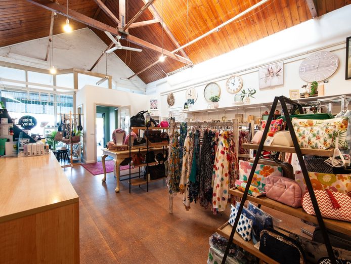 under-offer-miss-daisy-gifts-amp-gorgeous-things-retail-store-id-7-4