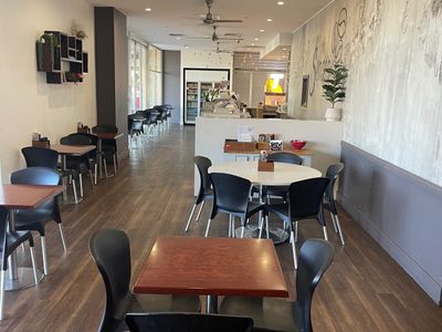 cafe-shopping-centre-stores-such-as-coles-and-kmart-hence-is-a-go-to-destination-3