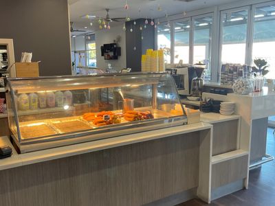 cafe-shopping-centre-stores-such-as-coles-and-kmart-hence-is-a-go-to-destination-1