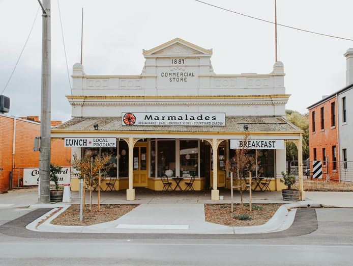 established-hospitality-gem-less-than-90-minutes-from-melbourne-0