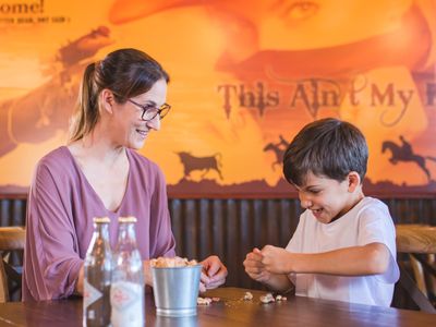 new-vibrant-texan-style-franchise-restaurant-in-hervey-bay-5