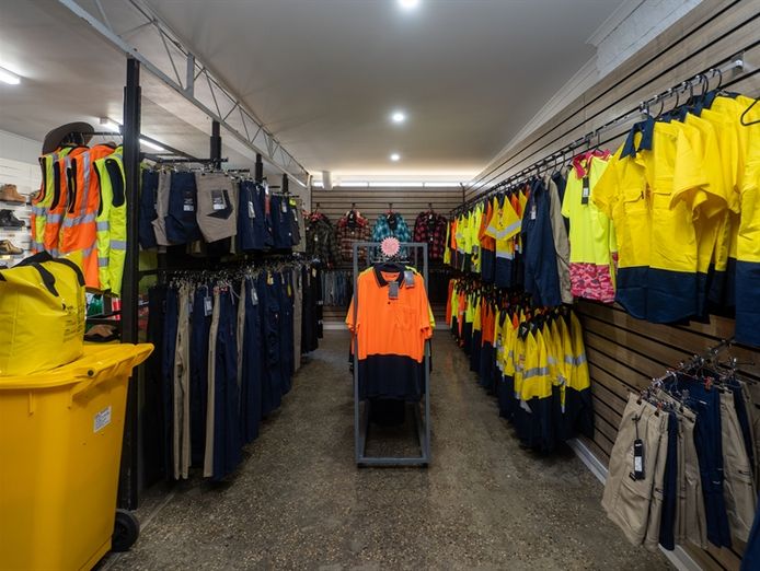 thriving-workwear-safety-equipment-embroidery-screen-printing-business-7