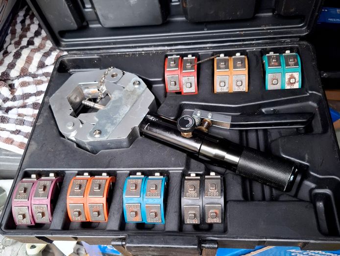 mobile-auto-air-conditioning-service-8