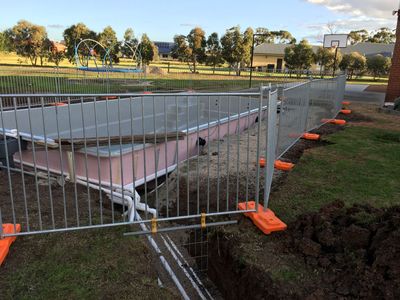 temporary-pool-and-spa-fencing-hire-2