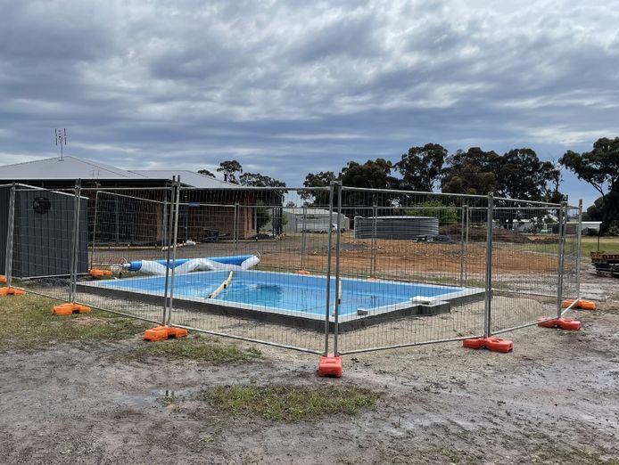 temporary-pool-and-spa-fencing-hire-0