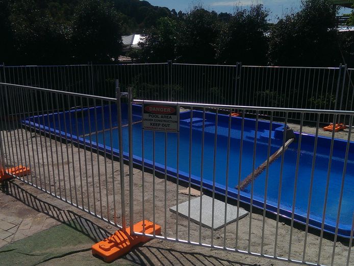 temporary-pool-and-spa-fencing-hire-8