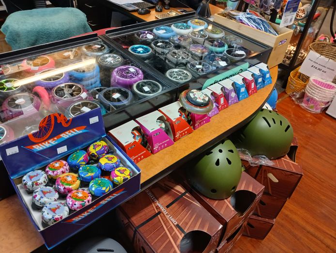 skate-scooter-sports-service-centre-store-for-sale-owners-retiring-4