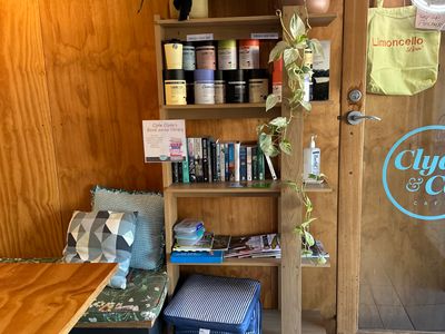 cafe-in-beautiful-mount-compass-2