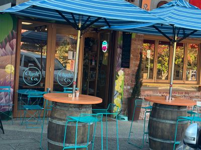 cafe-in-beautiful-mount-compass-4