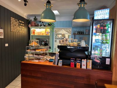 cafe-in-beautiful-mount-compass-0