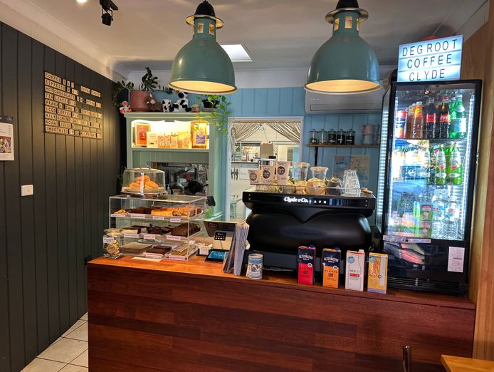 cafe-in-beautiful-mount-compass-0