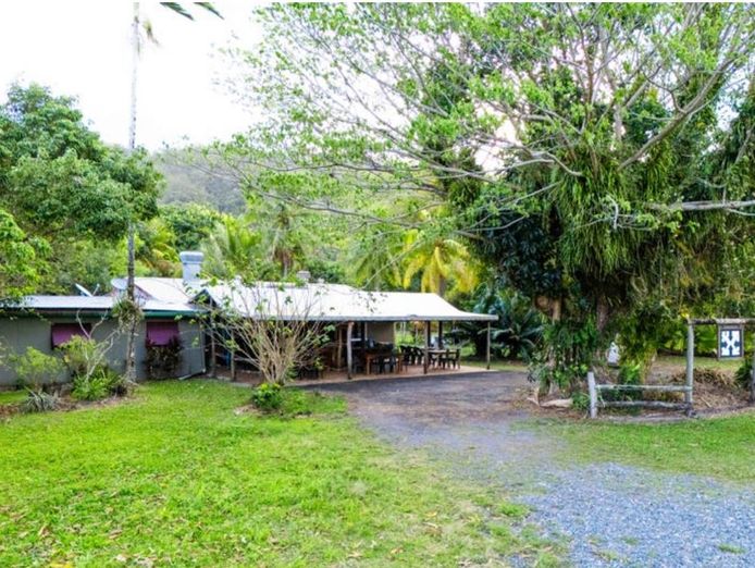 closed-cafe-in-prime-daintree-location-huge-potential-must-see-9